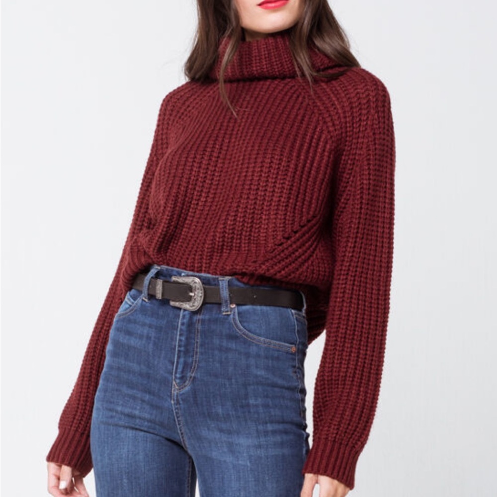 WOVEN HEART Stitch Women’s Turtleneck Sweater in Wine